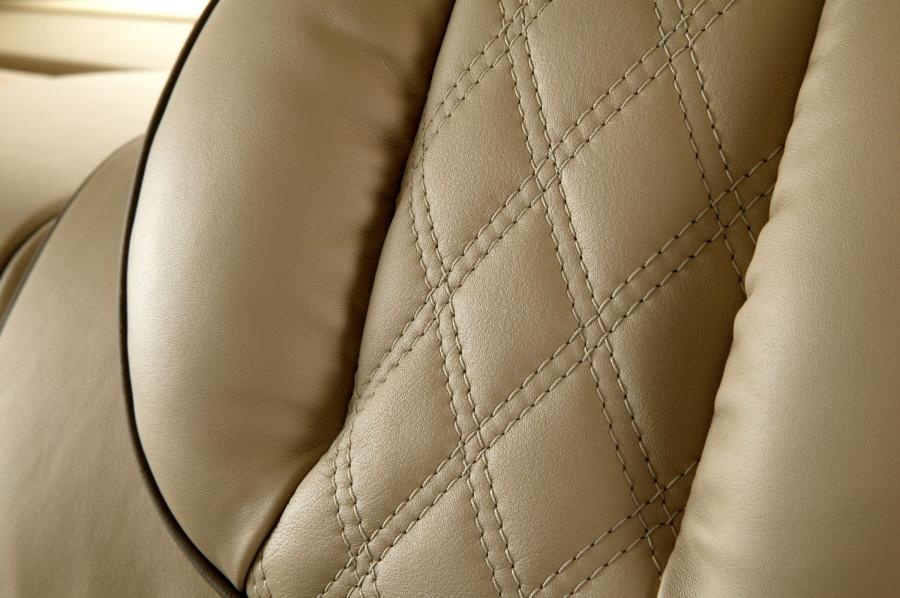 Детали интерьера Maybach 62 (V240) 2002 года  (фото 22 из 248)